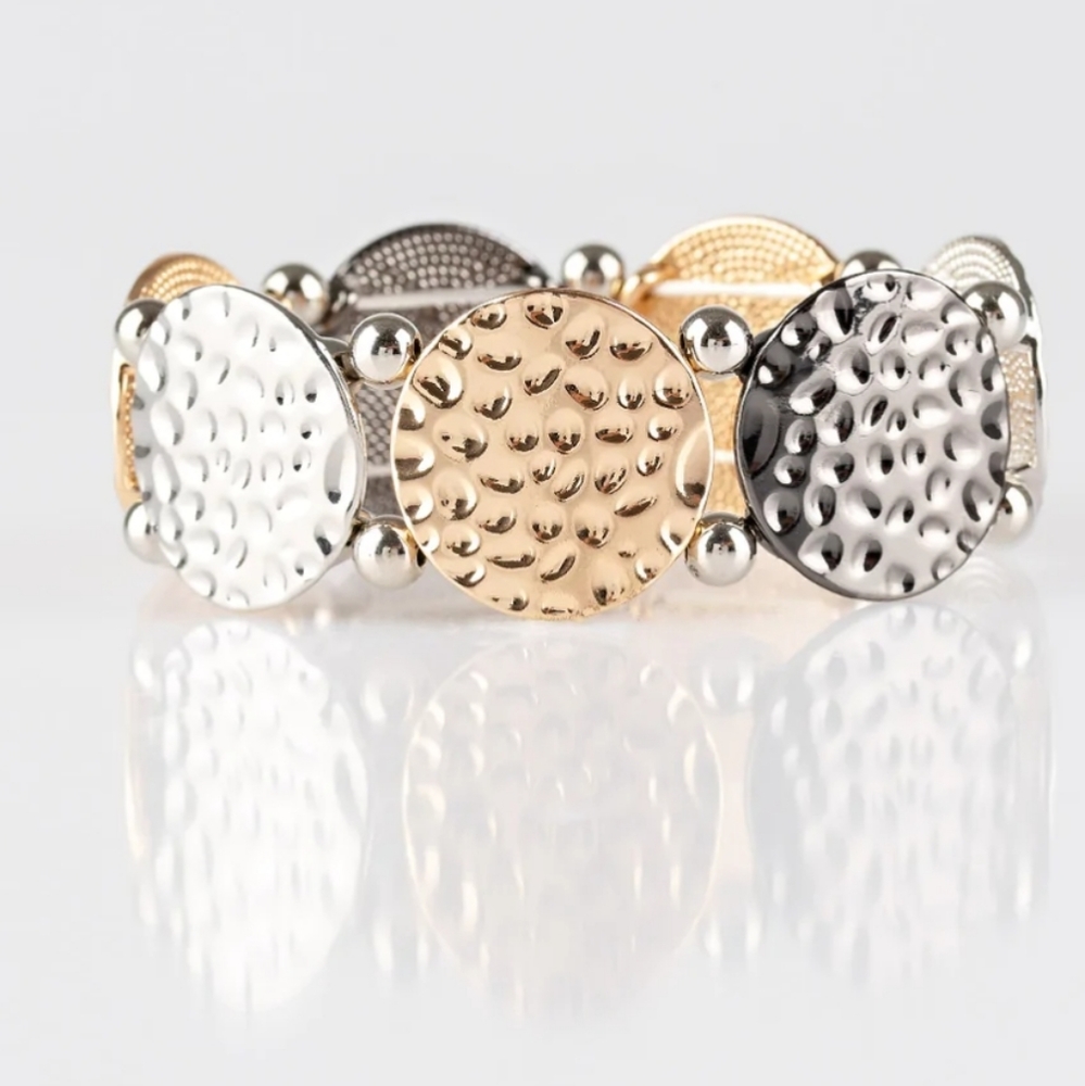NWT Glisten Bracelet by paparazzi